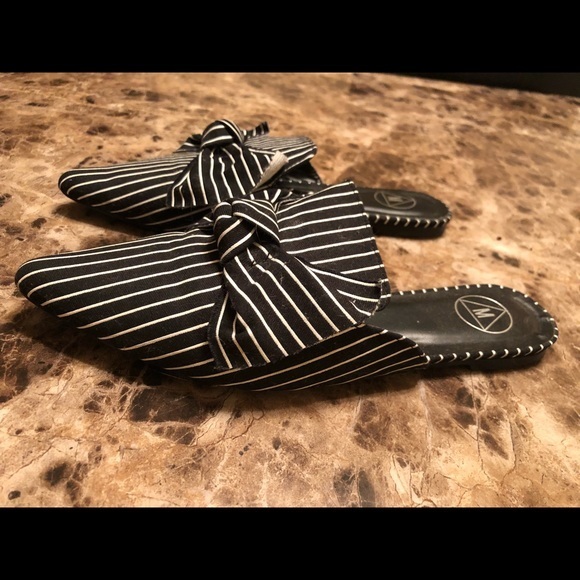 Striped Mules with Bow Detail 🎀 - Picture 5 of 5